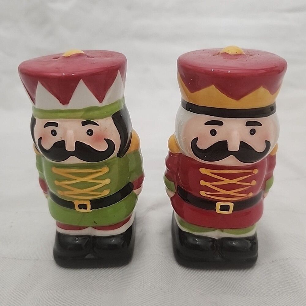 Robert Stanley Ceramic Nutcracker Salt & Pepper Shakers Christmas Holiday